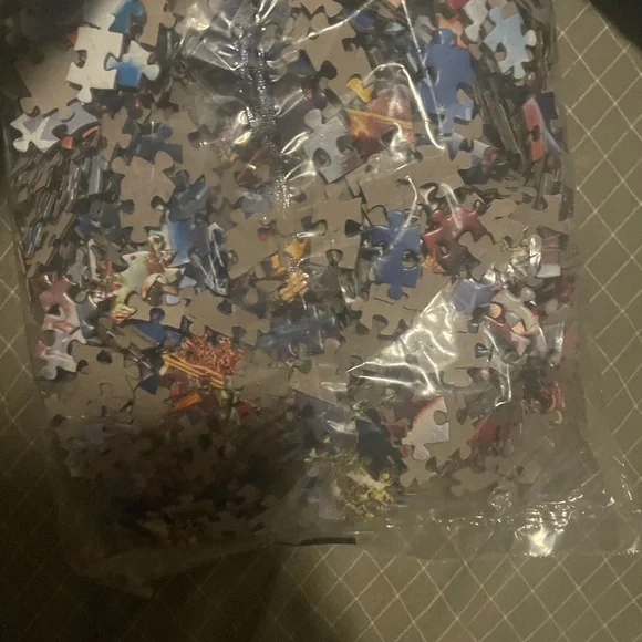 Warner Bros. The Polar Express Puzzle - Blue and Gold - Picture 9 of 9